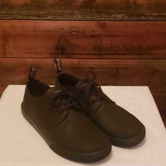 dr martens air wear